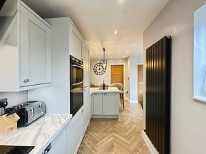 Kitchen- click for photo gallery